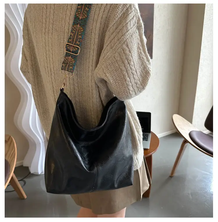 Green Leather Shoulder Messenger Bag for Women — feature 9