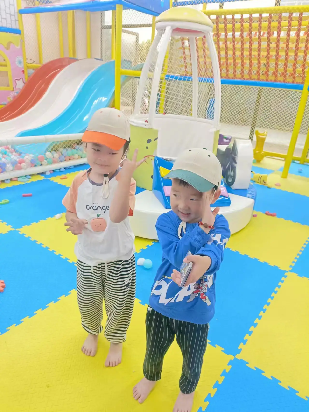 Children's Green Baseball Cap Drop Resistant Travel Cycling Safety — feature 10
