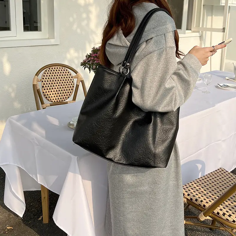 Black Textured Tote Bag for Women 2023 — feature 13