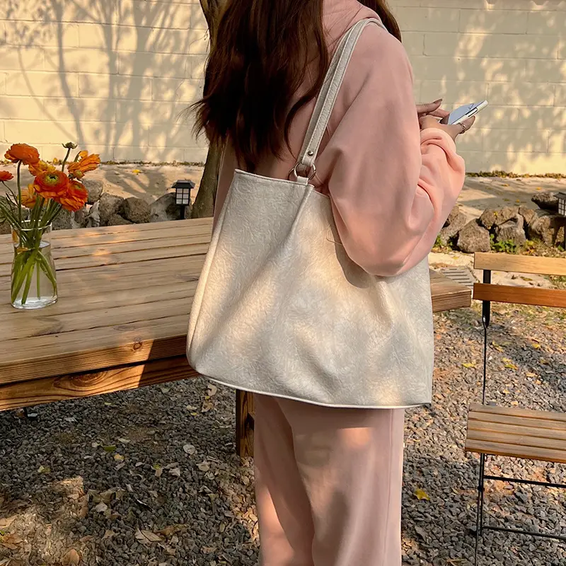 Black Textured Tote Bag for Women 2023 — feature 20