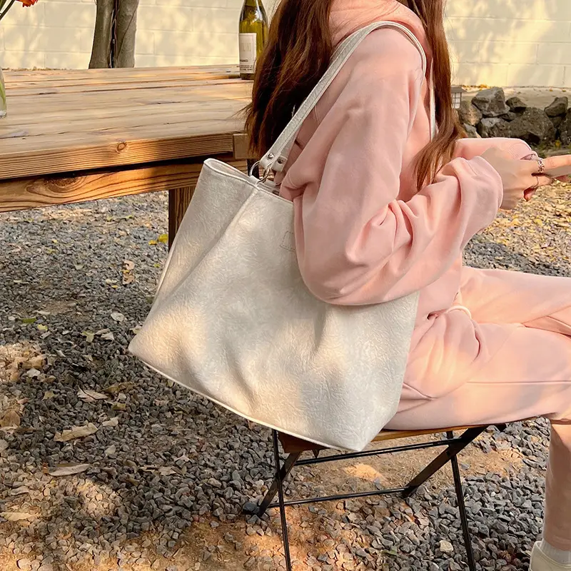 Black Textured Tote Bag for Women 2023 — feature 21