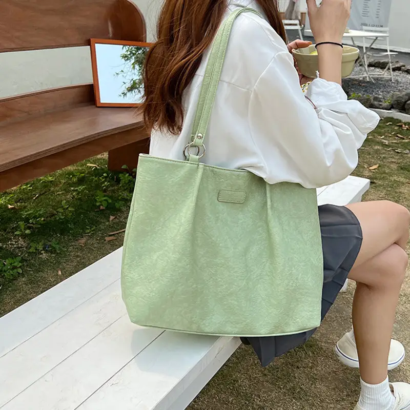 Black Textured Tote Bag for Women 2023 — feature 4