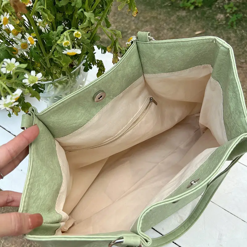 Black Textured Tote Bag for Women 2023 — feature 6