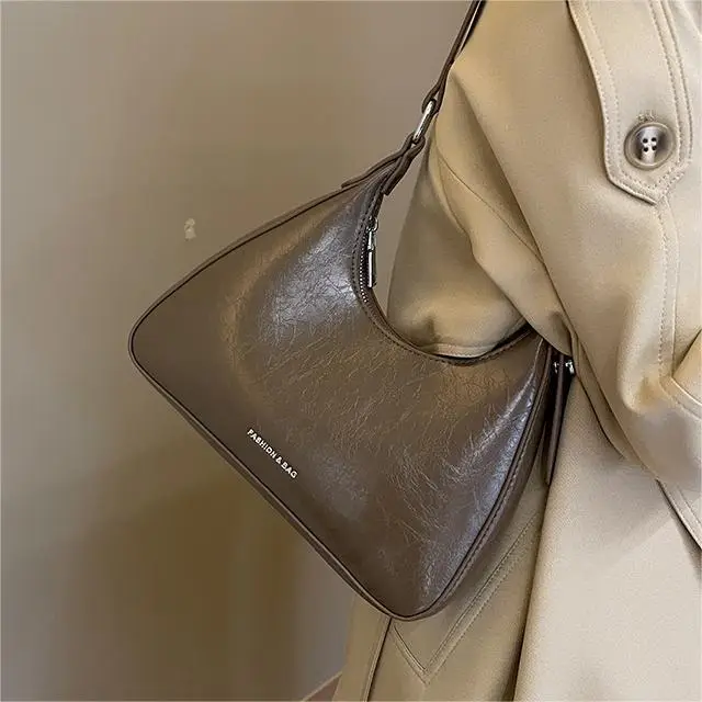 Women's Black Cracked Shoulder Bag 2023 - Image 9
