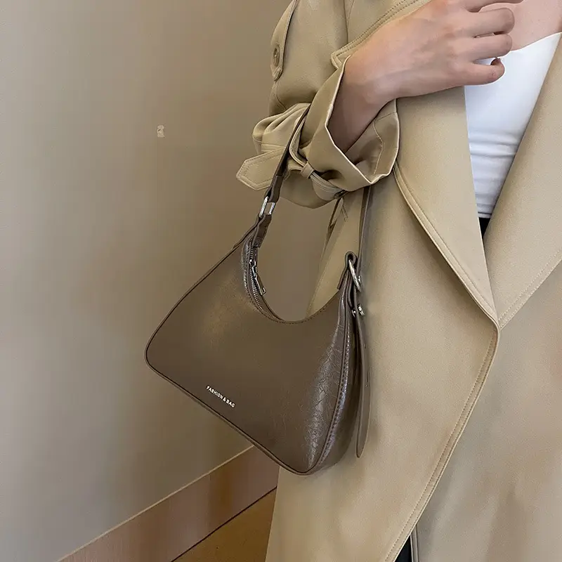 Women's Black Cracked Shoulder Bag 2023 — feature 22