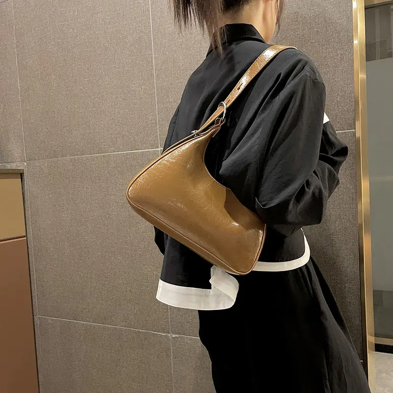 Women's Black Cracked Shoulder Bag 2023 - Image 3