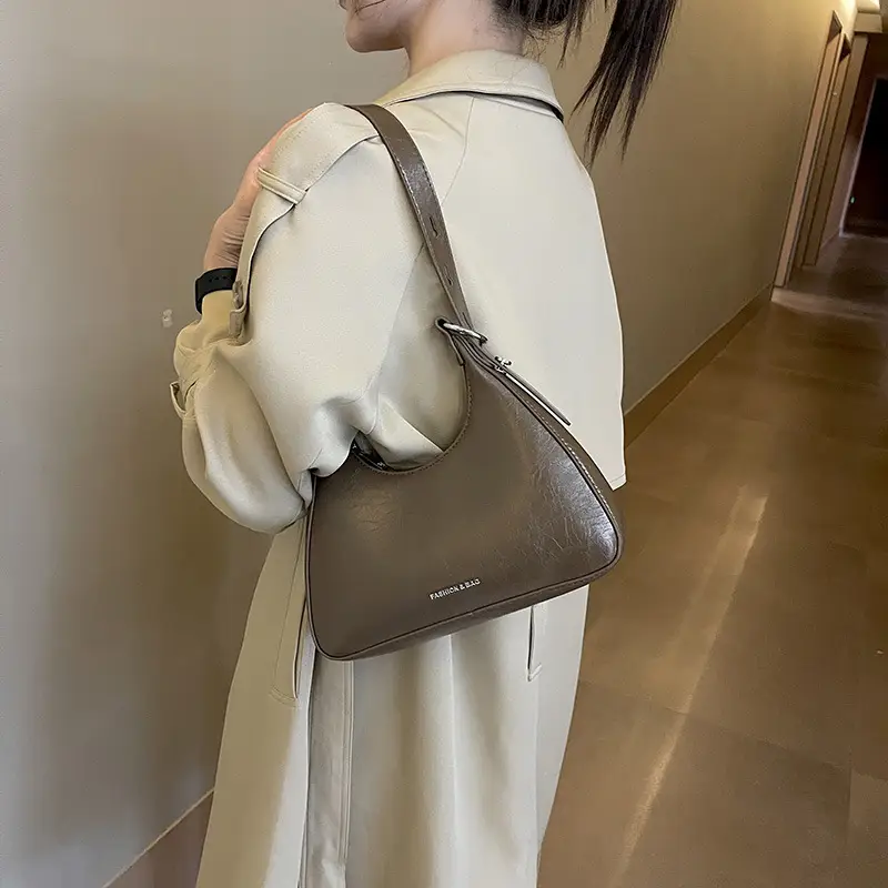 Women's Black Cracked Shoulder Bag 2023 - Image 4