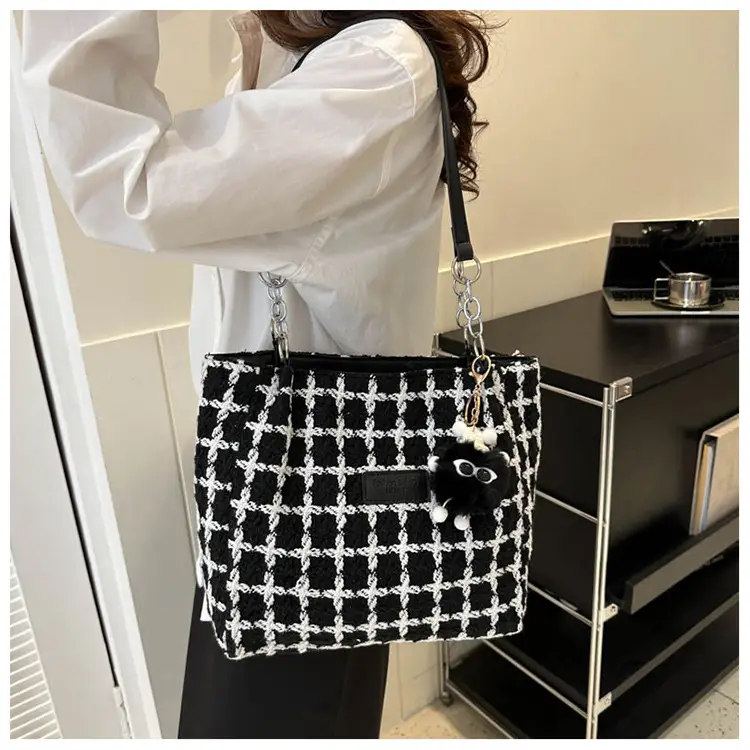Women Plaid Shoulder Bag 2026 Spring Summer — feature 12