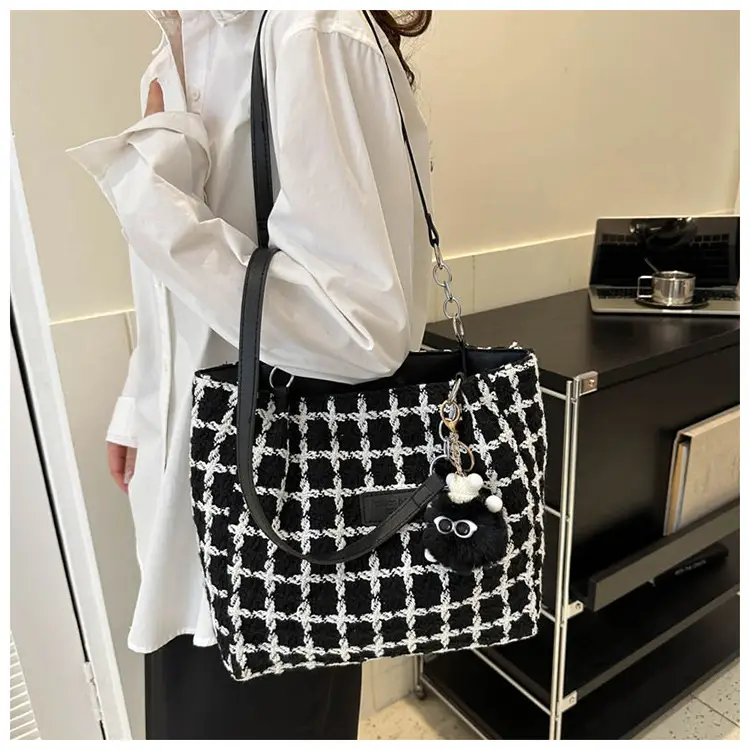 Women Plaid Shoulder Bag 2026 Spring Summer — feature 13