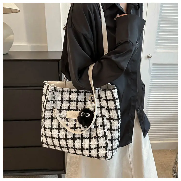 Women Plaid Shoulder Bag 2026 Spring Summer — feature 19
