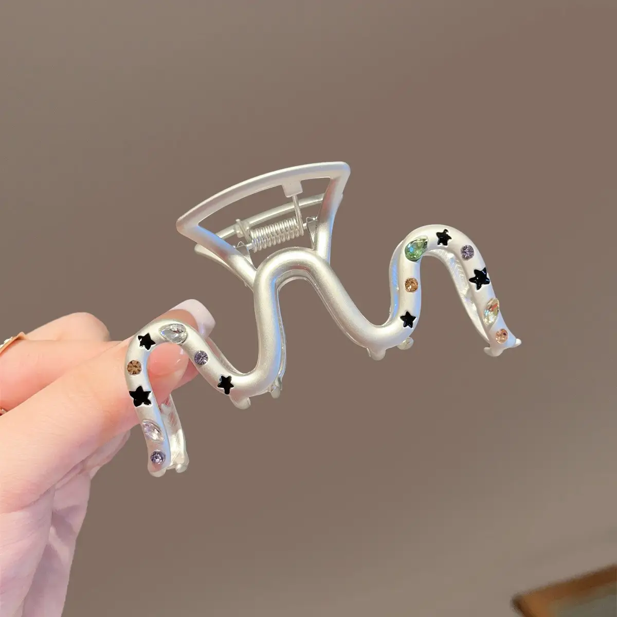 Y2g Metal Hairpin Updo for Women - Image 17