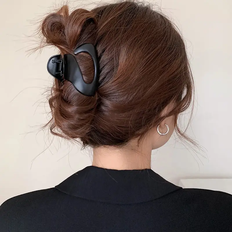 Y2g Metal Hairpin Updo for Women - Image 35