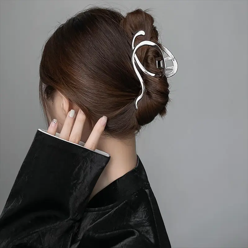 Y2g Metal Hairpin Updo for Women - Image 49