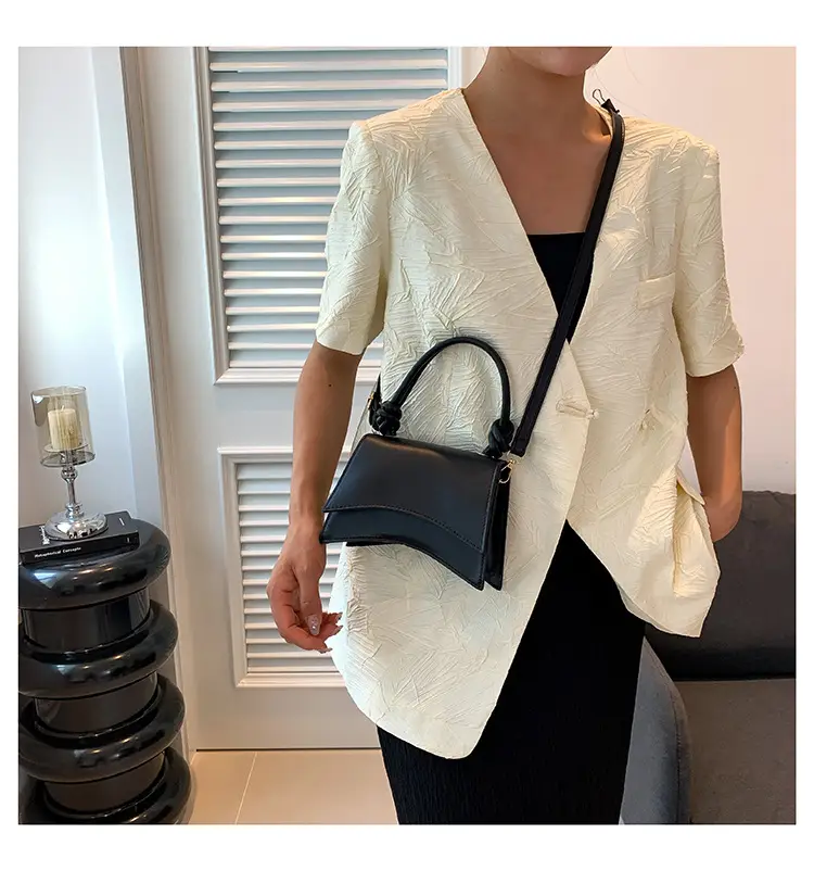 Pink Leather Shoulder Bag for Women 2025 — feature 10