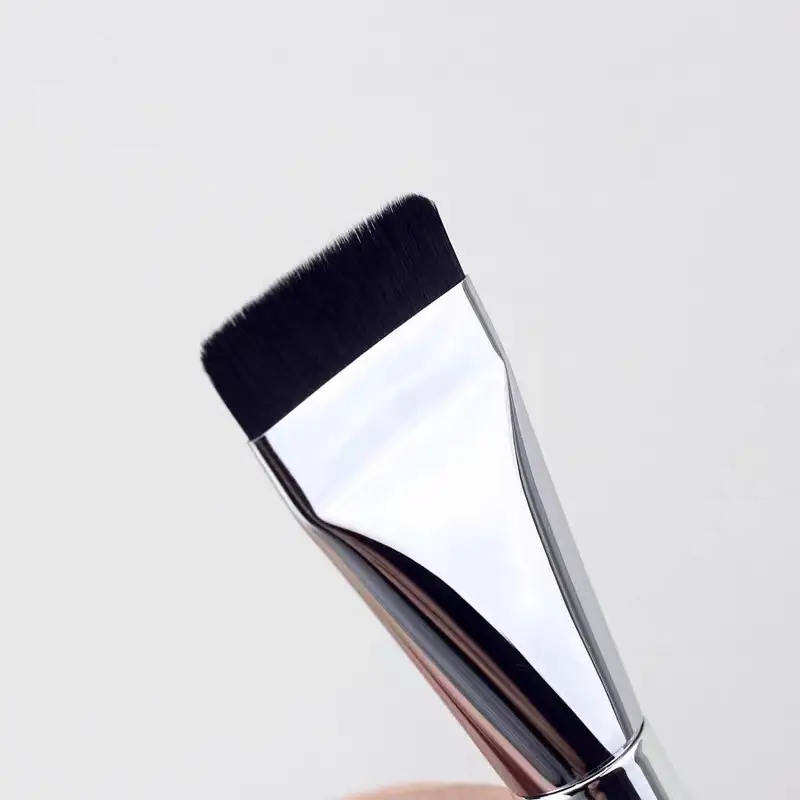 Ultra-Thin Flat Head Concealer Brush for Bare Skin Coverage - Image 5