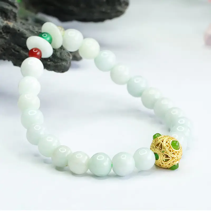 Guan Yu Jade Bracelet with Gold Pendant — feature 11