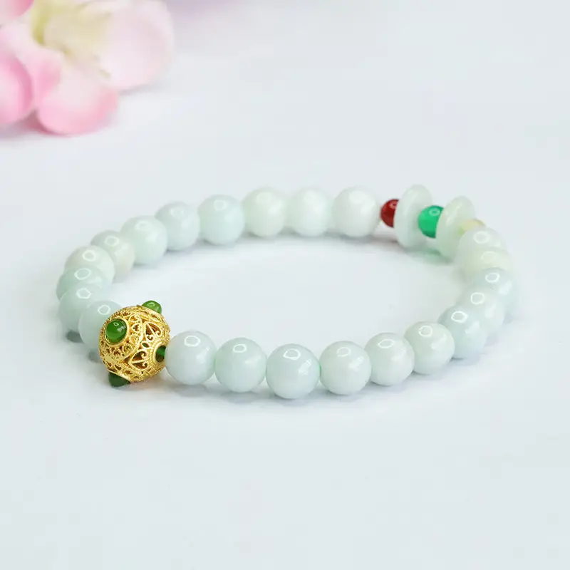 Guan Yu Jade Bracelet with Gold Pendant — feature 5