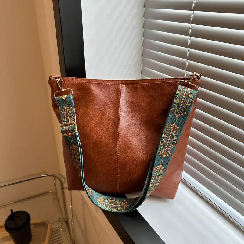 Black Leather Shoulder Bag with Wide Strap for Women 2023 - Image 7