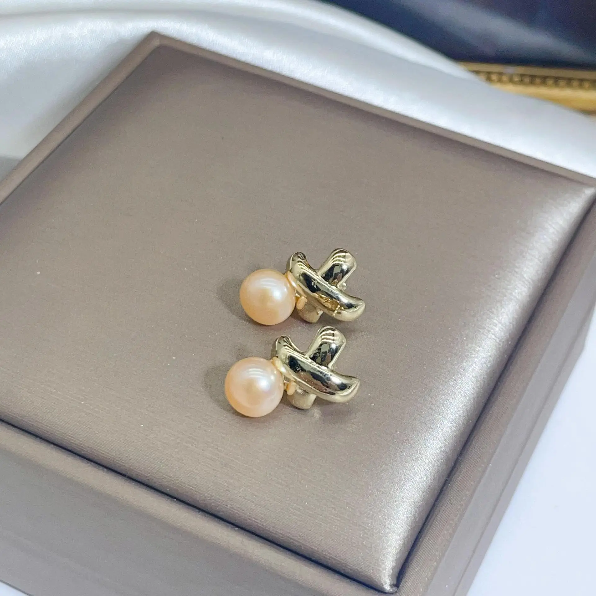 Dan Tao Cross Pearl Earrings Gold Plated 925 Silver — feature 22