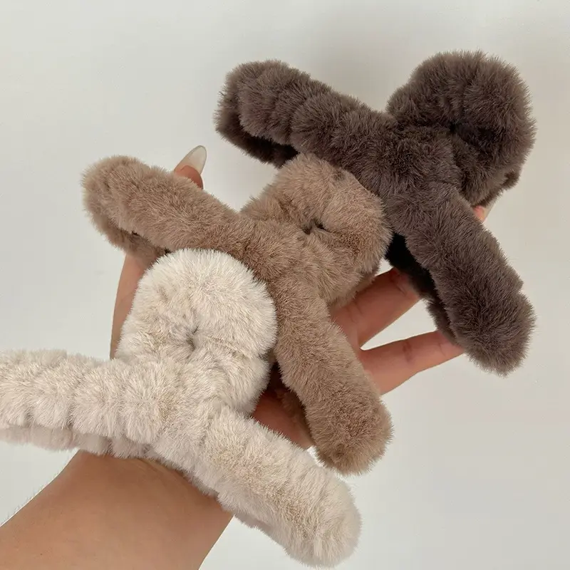 Plush Hair Clip for Women Winter Hair Updo - Image 8