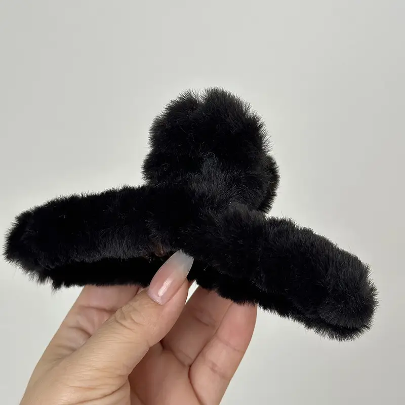 Plush Hair Clip for Women Winter Hair Updo — feature 10