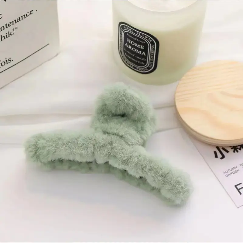 Plush Hair Clip for Women Winter Hair Updo - Image 7