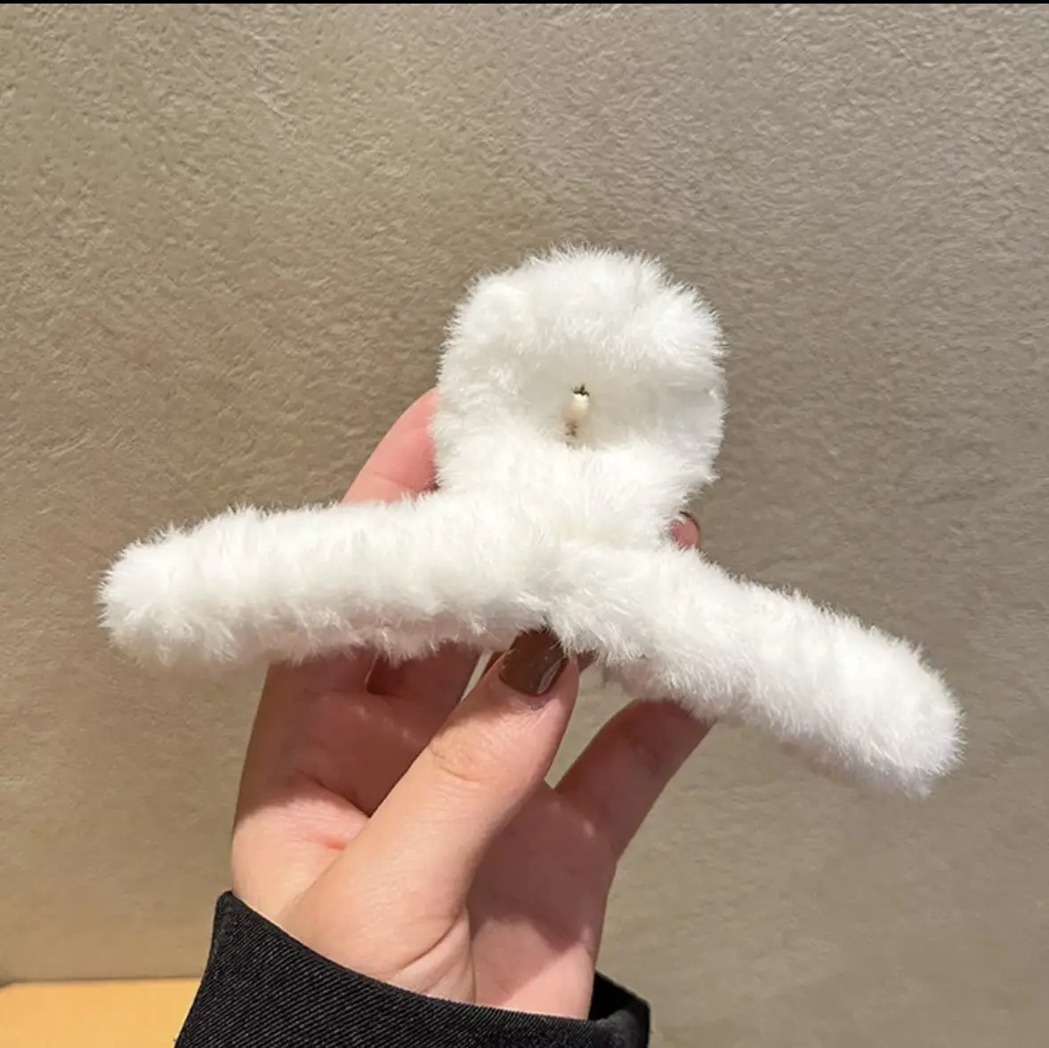 Plush Hair Clip for Women Winter Hair Updo - Image 2