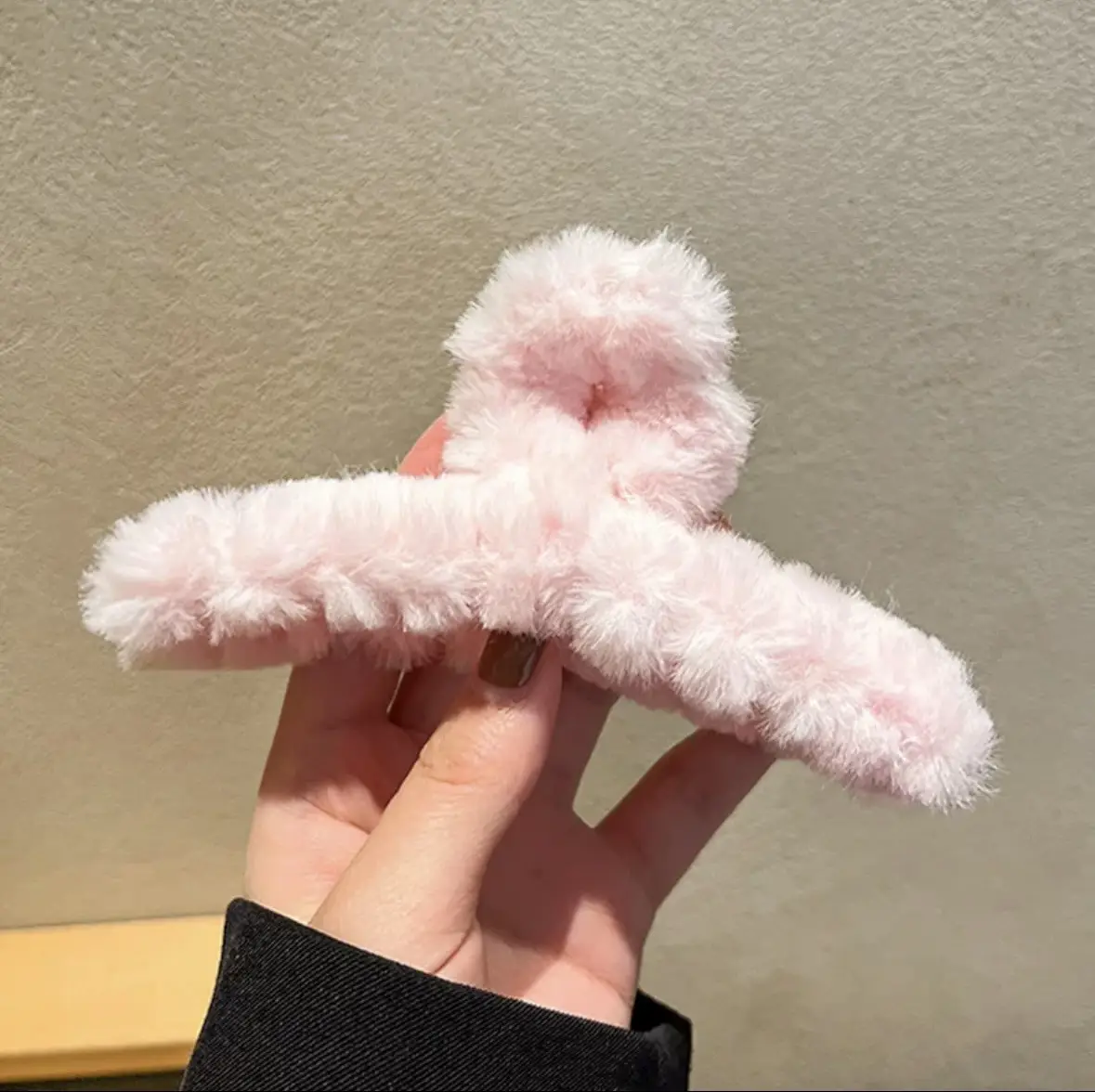 Plush Hair Clip for Women Winter Hair Updo - Image 3