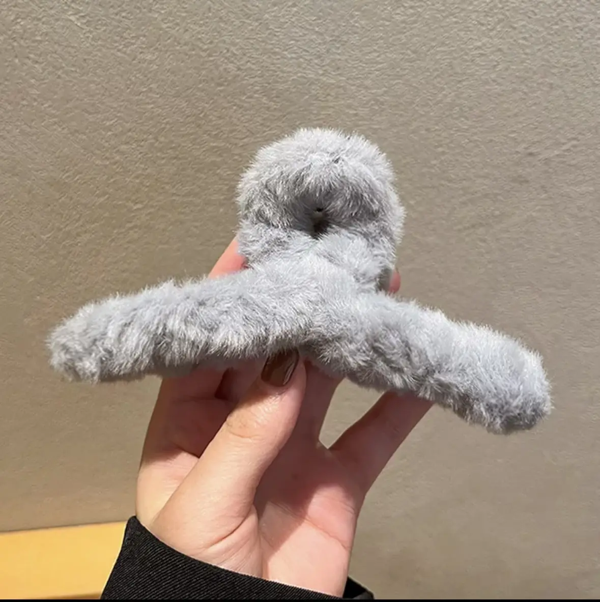 Plush Hair Clip for Women Winter Hair Updo - Image 4