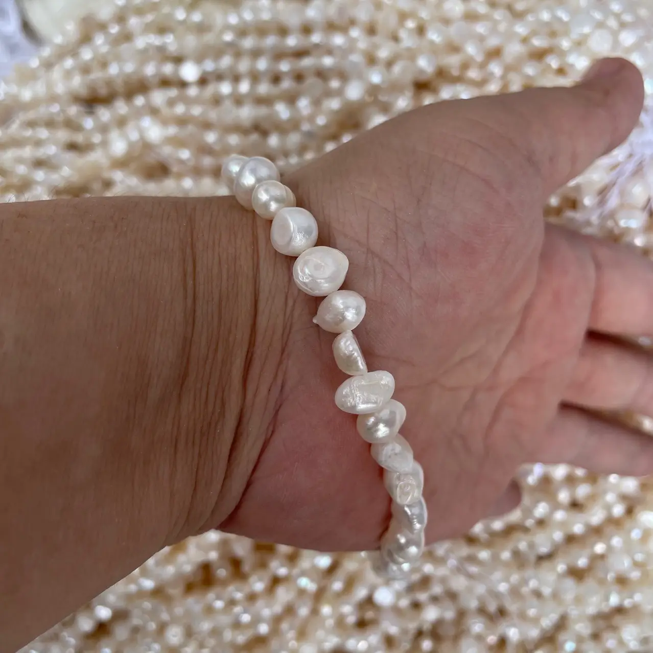 Natural Freshwater Pearl Bracelet 8-9mm Two Sided Light - Image 3