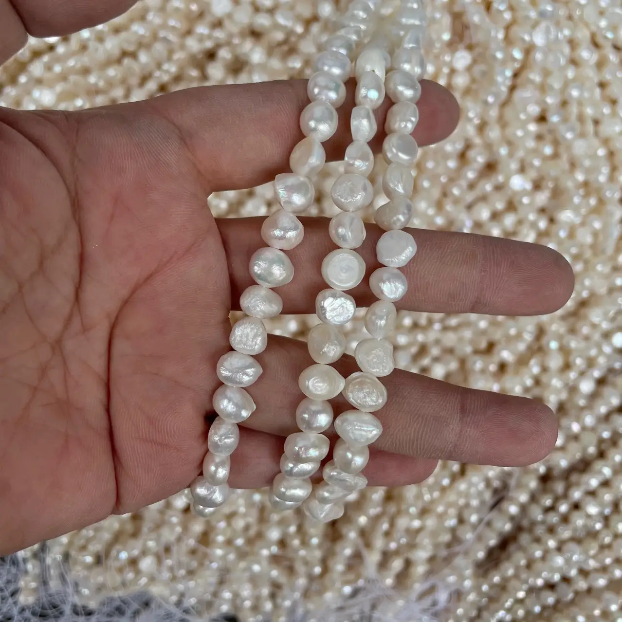 Natural Freshwater Pearl Bracelet 8-9mm Two Sided Light - Image 4