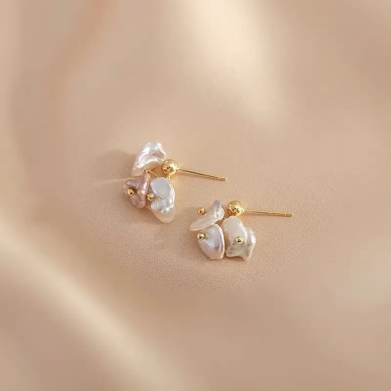 18k Gold Pearl Earrings for Women - Image 3