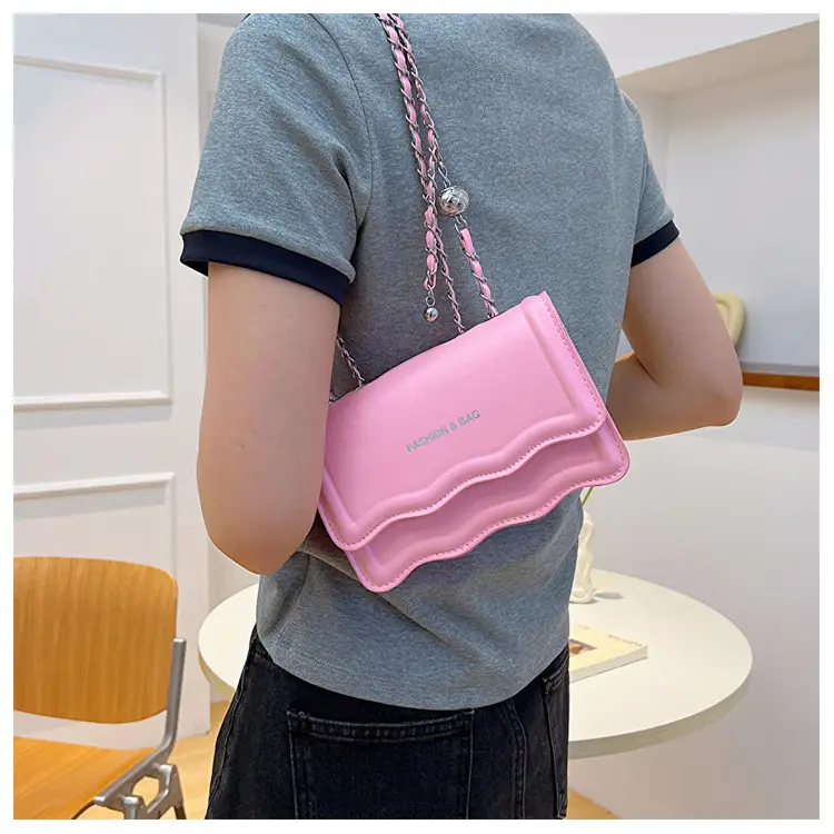 Pink Wave Chain Crossbody Bag for Women 2023 — feature 13