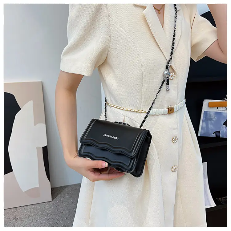 Pink Wave Chain Crossbody Bag for Women 2023 — feature 17