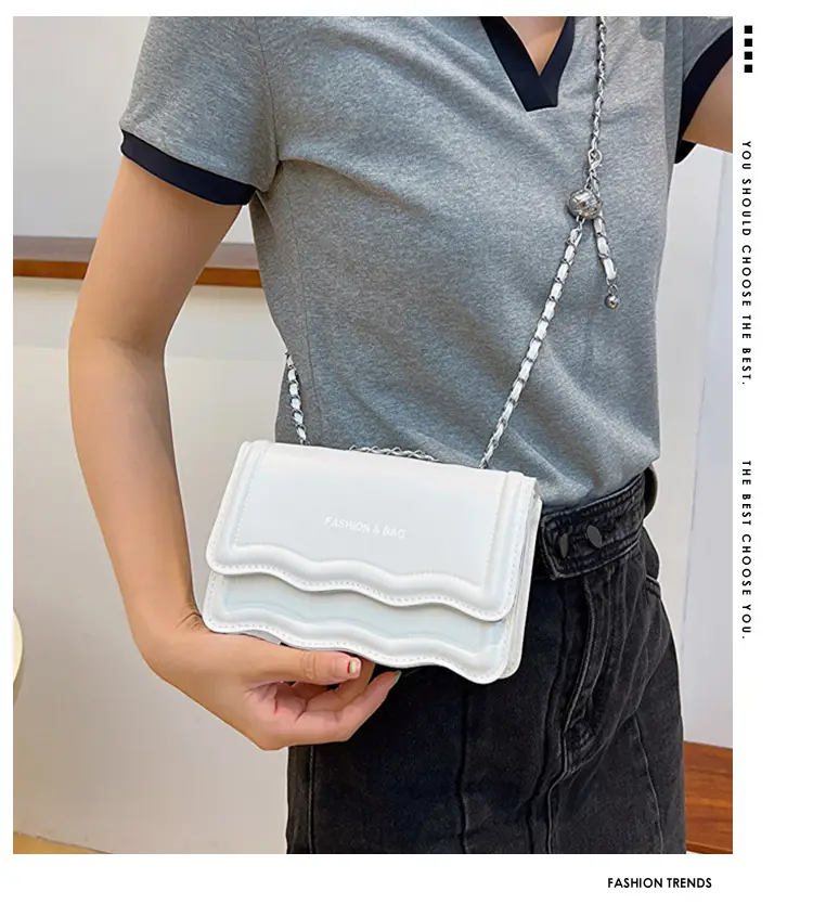 Pink Wave Chain Crossbody Bag for Women 2023 — feature 2