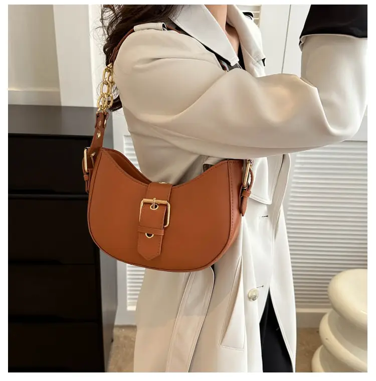 Retro Chain Shoulder Bag Women 2023 Autumn — feature 14