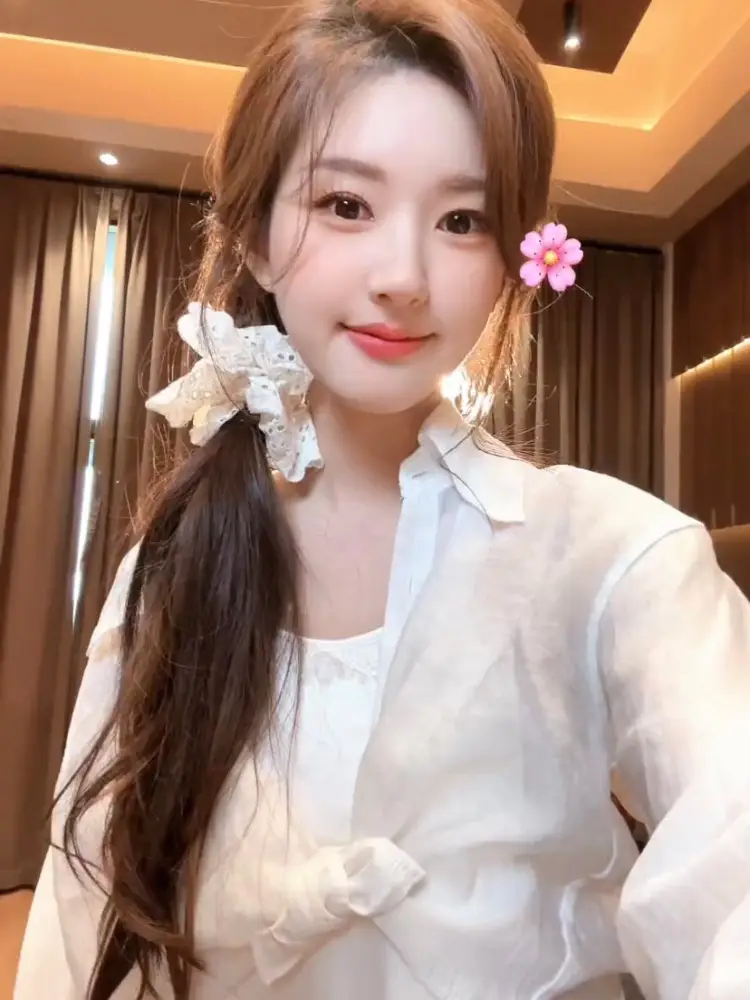 Zhao Silu French Lace Hairband White Large — feature 1