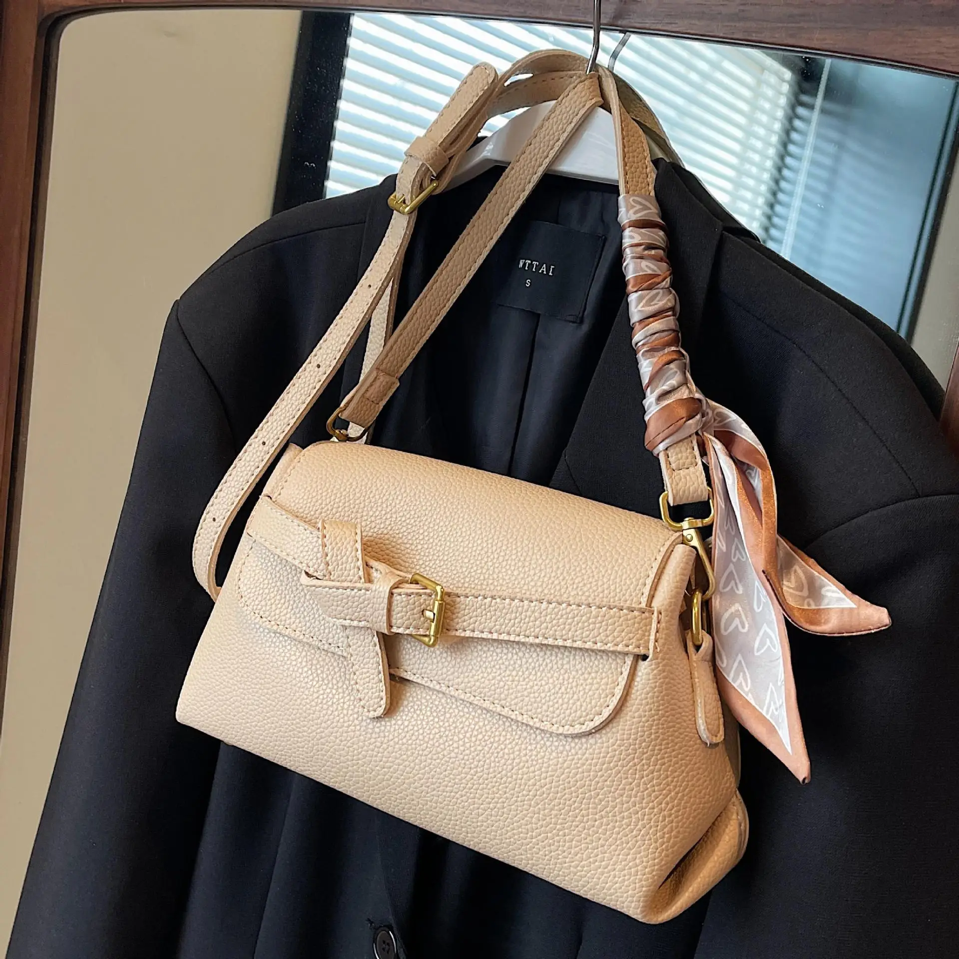 Black Leather Shoulder Messenger Bag for Women 2023
