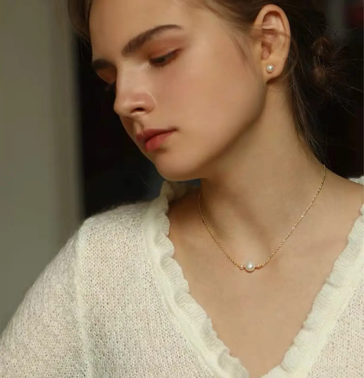 Natural Pearl Necklace for Women Light Luxury Clavicle Chain — feature 3