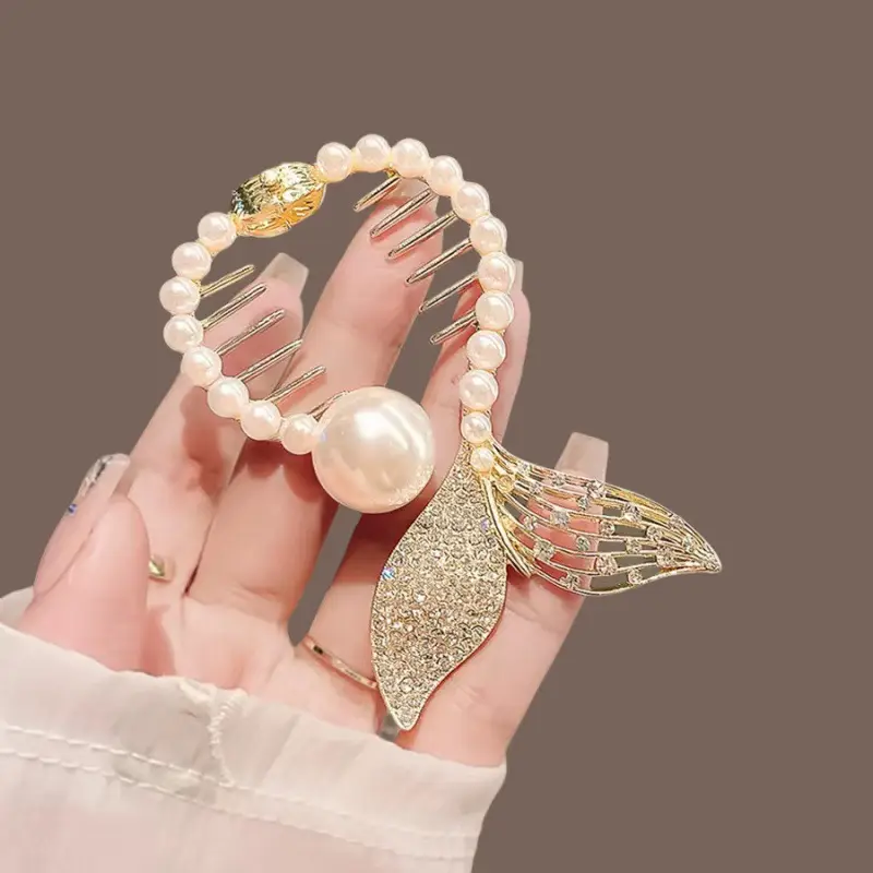 J52 Fishtail Half Pearl