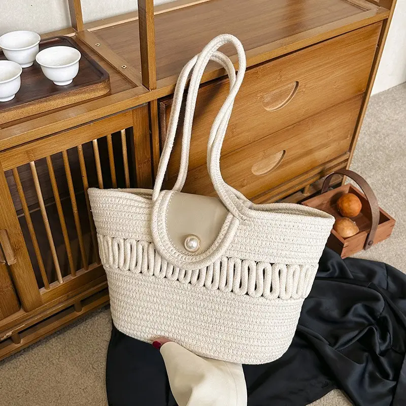 Trendy Minimalist Handheld Basket Bag for Women - Image 6