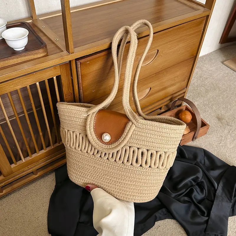 Trendy Minimalist Handheld Basket Bag for Women - Image 4