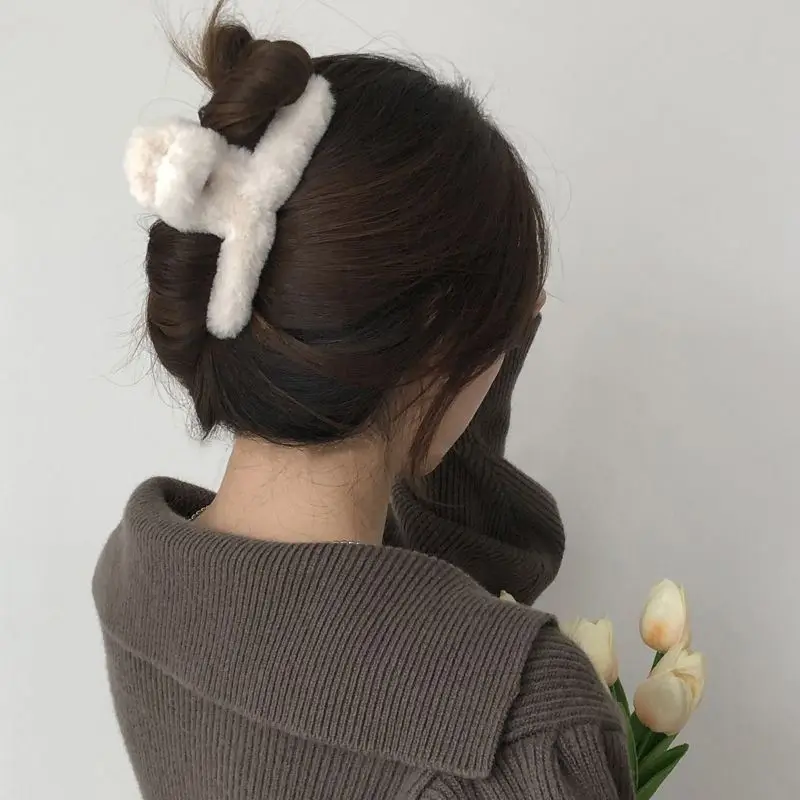 Winter Plush Hairpin for Girls Large Clip - Image 8