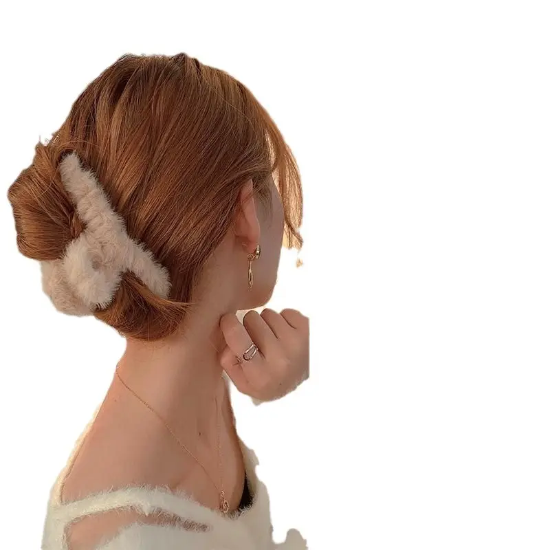 Winter Plush Hairpin for Girls Large Clip - Image 10
