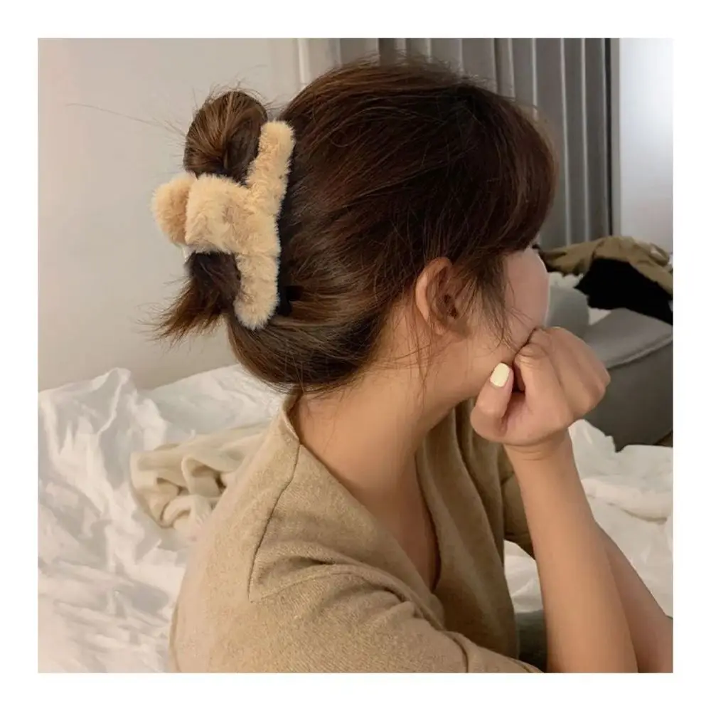 Winter Plush Hairpin for Girls Large Clip — feature 8