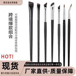 Mini Round Head Lipstick Brush with Lid Portable Makeup Brush — feature 1