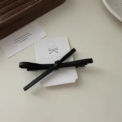 1# black-leather cross clip