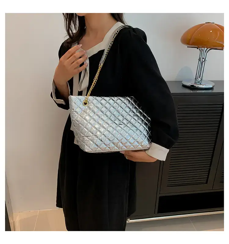 Glossy Rhombus Embroidery Tote Bag Pink 2023 — feature 10