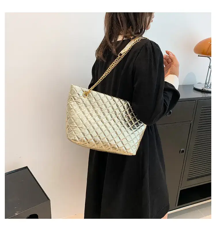 Glossy Rhombus Embroidery Tote Bag Pink 2023 — feature 12