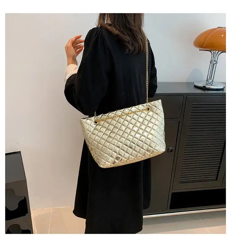 Glossy Rhombus Embroidery Tote Bag Pink 2023 — feature 14